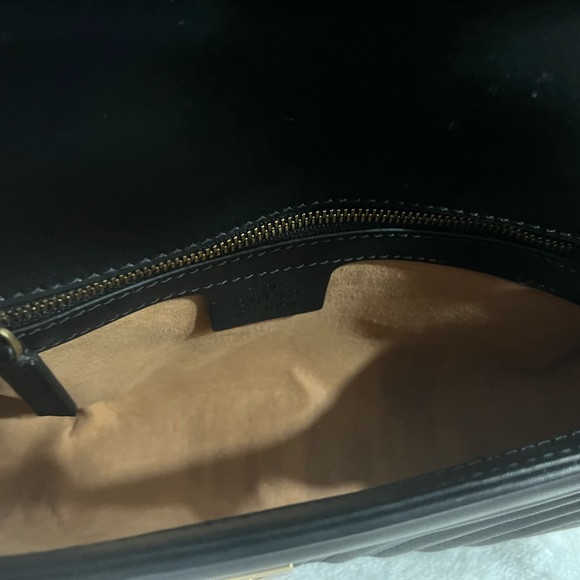 GUCCI GG MARMONT SMALL SHOULDER BAG - Picture 6 of 17